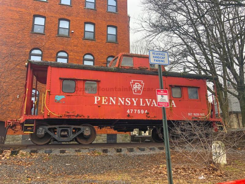 Pennsylvania Railroad Caboose #477594