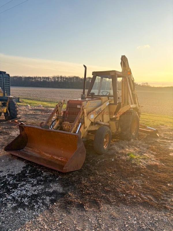 Case 580E Back Hoe
