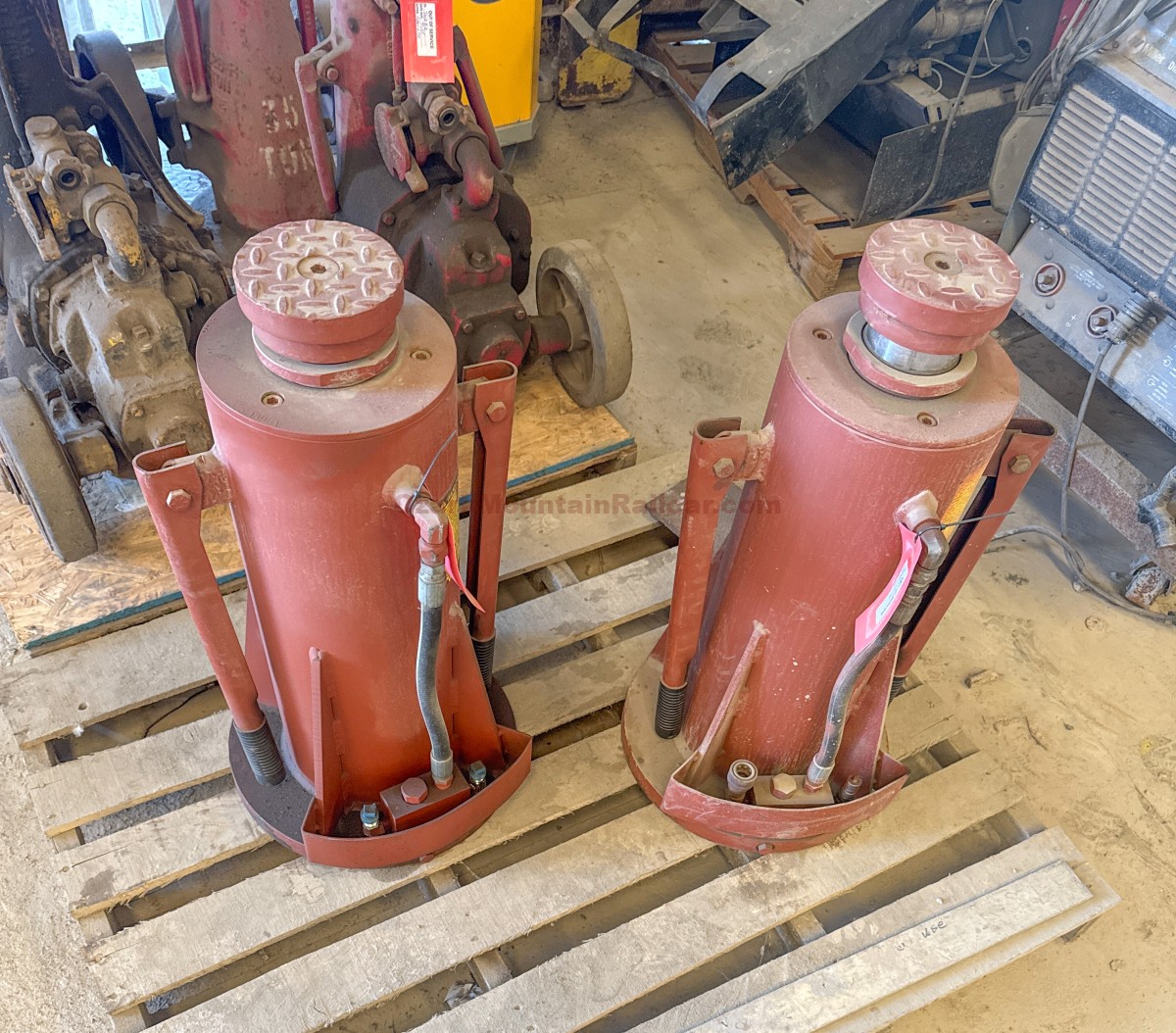 Rebuilt Valtec 62.5 Ton Jacks (1 set of 2)